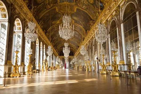 故宫是不是最大的宫殿?世界上最大的宫殿排行