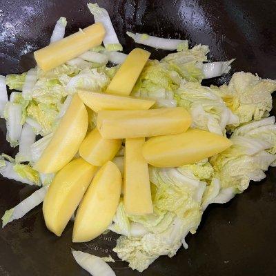土豆炖白菜怎么炖好吃又简单?白菜炖土豆的做法