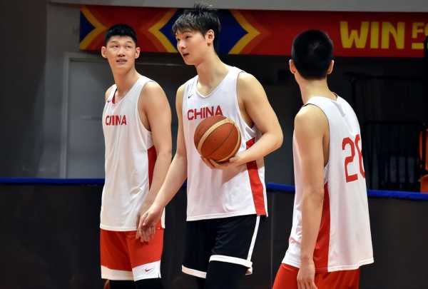 中国男篮12人最新名单!哈萨克斯坦男篮实力