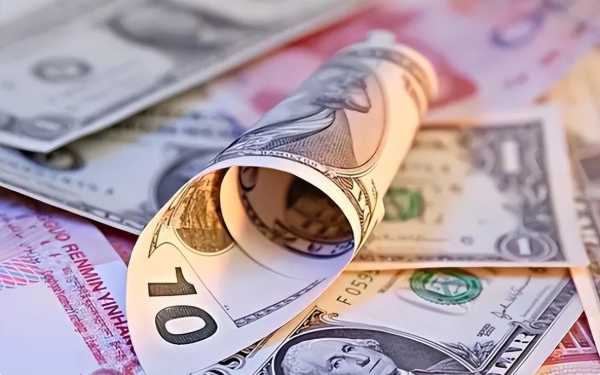 未来人民币会超过美元吗?特朗普称人民币可能取代美元
