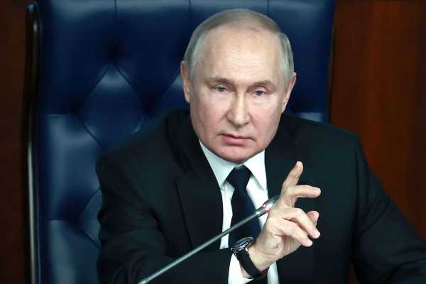 普京称第一部分核装置已运抵白俄