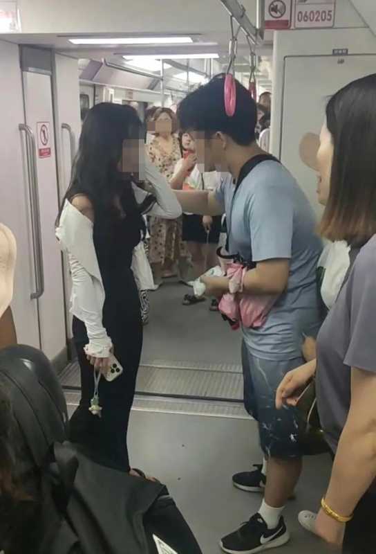 重庆地铁被打女孩将走司法程序!警方已立案