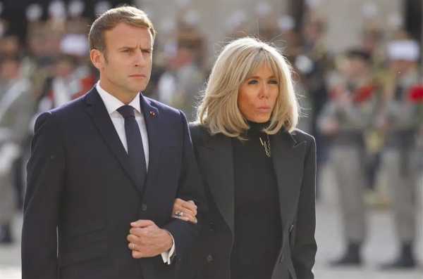 法国总统和他的妻子相差几岁?真的爱他妻子吗