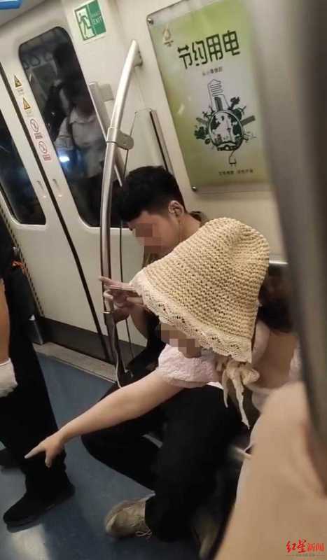 地铁被诬陷偷拍男子首曝光现场视频