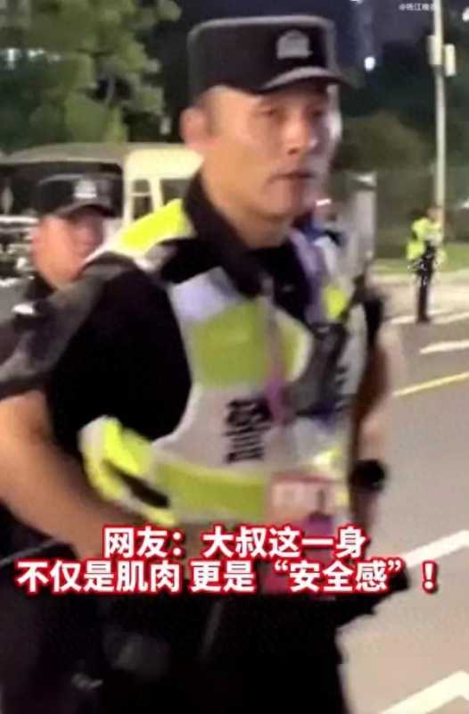 杭州1米92特警很意外自己走红!同事打趣
