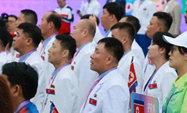 朝鲜运动员游西湖:颜值不输明星