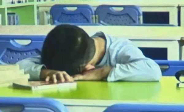 9岁男童辍学、夜宿快餐店 官方回应