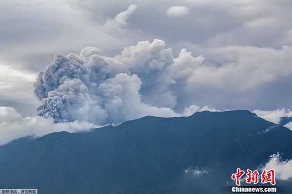 印尼火山大喷发 登山者求救:帮帮我
