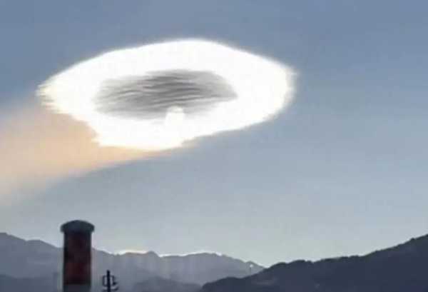 日本上空现神秘发光环状云,是“地震云”吗